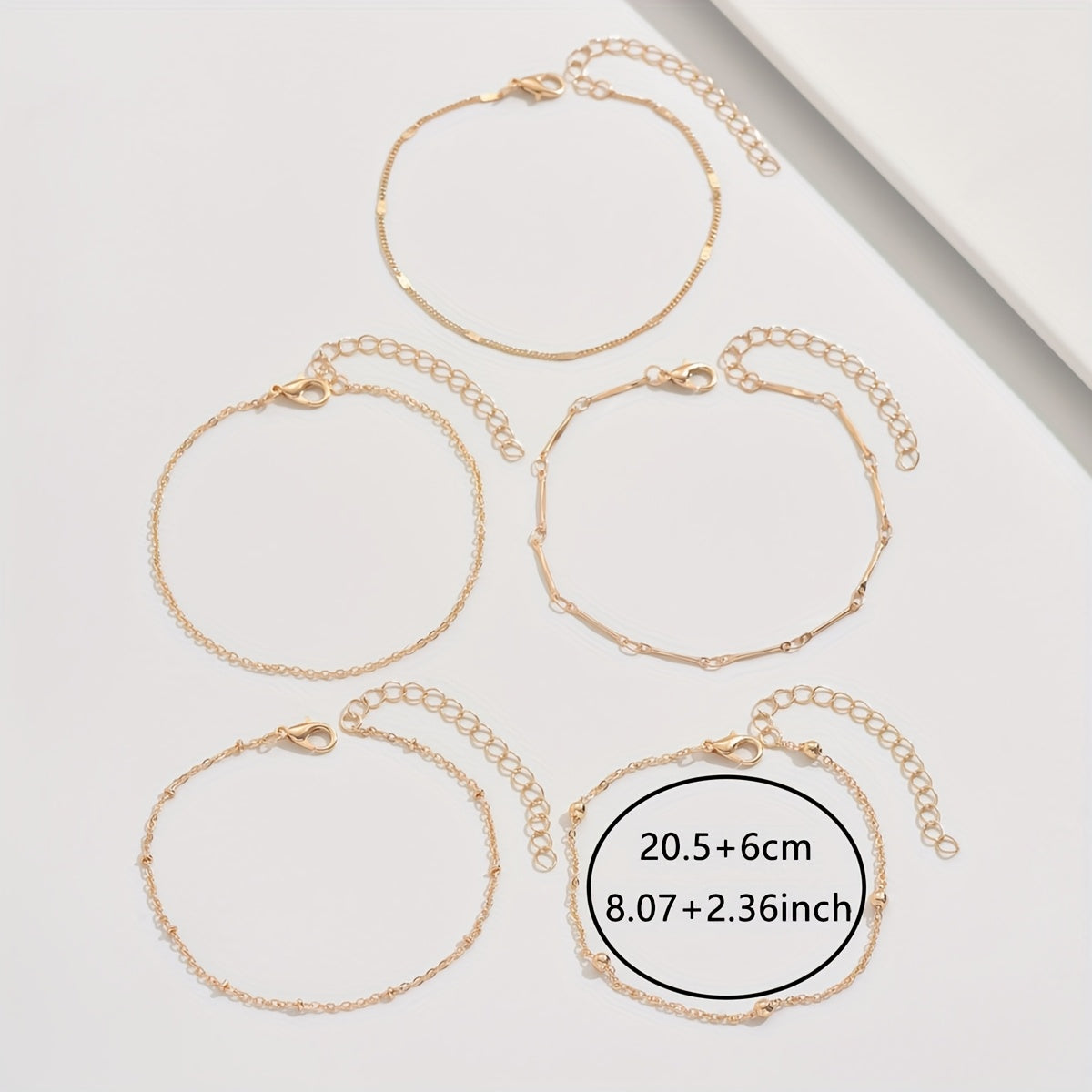 ליאן | סט צמידים זהובים בעיצוב קלאסי ועדין לנשים