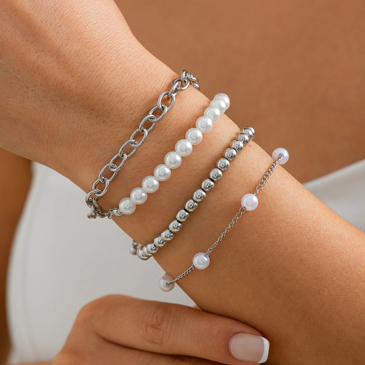 שירלי | צמיד פנינים אלגנטי לנשים